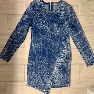 Acid wash long sleeve dress